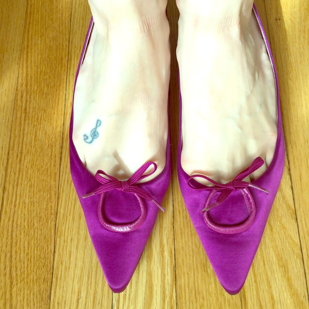 Sigerson Morrison satin Fuschia flats w bows! 9.5
